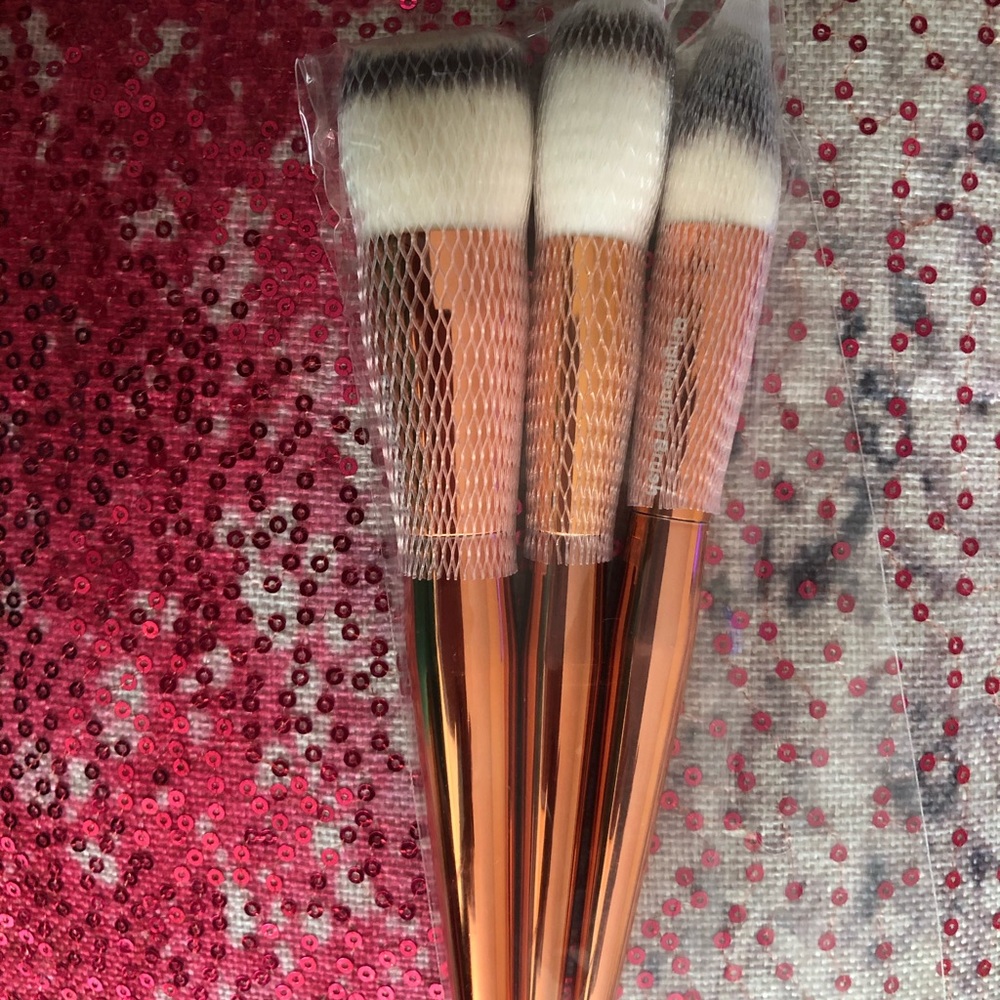 Alamar brushes